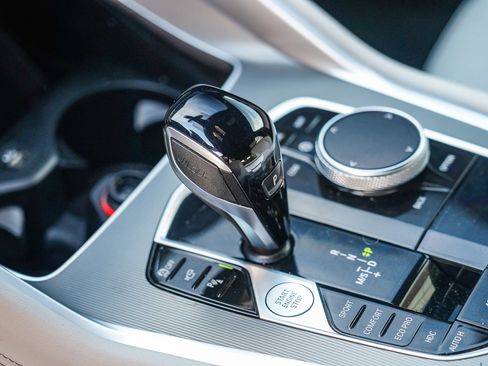 Used 2023 BMW X6 xDrive40i w/ M Sport Package image 59