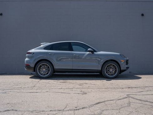 New 2026 Porsche Cayenne Coupe AWD/4WD image 8