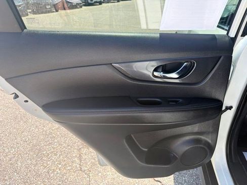 Used 2018 Nissan Rogue SV w/ Premium Package AWD/4WD image 13