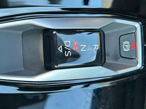 Used 2025 Audi Q5 Premium w/ Convenience Package image 31