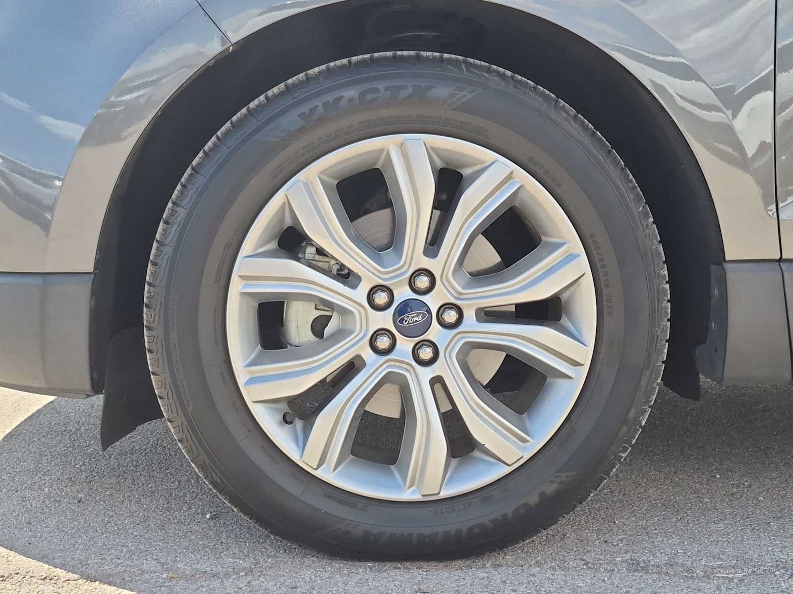Used 2019 Ford Edge Titanium FWD image 13