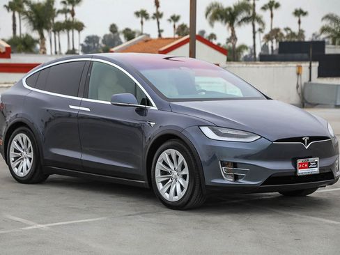 Used 2020 Tesla Model X Long Range AWD/4WD image 4
