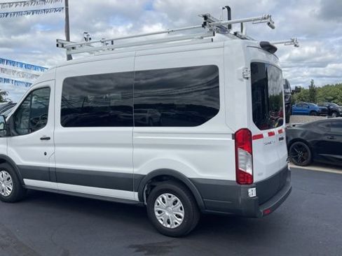 Used 2018 Ford Transit 150 XLT image 3