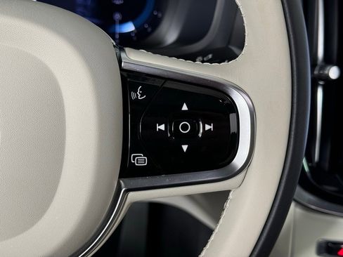 New 2024 Volvo S60 B5 Plus w/ Climate Package image 30