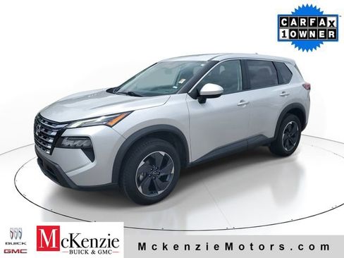 Used 2024 Nissan Rogue SV FWD image 2