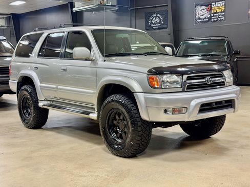 Used 2000 Toyota 4Runner Limited AWD/4WD image 5