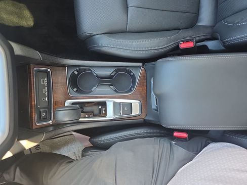 Used 2024 Subaru Ascent Touring AWD/4WD image 41