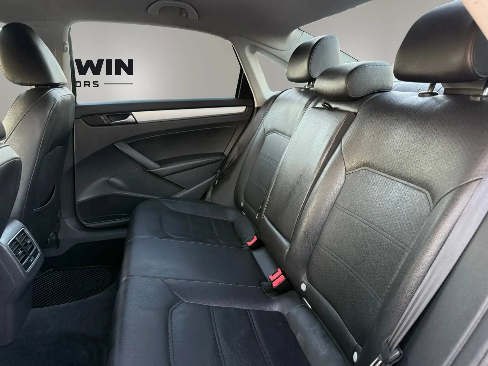 Used 2013 Volkswagen Passat 2.5 SE FWD image 23