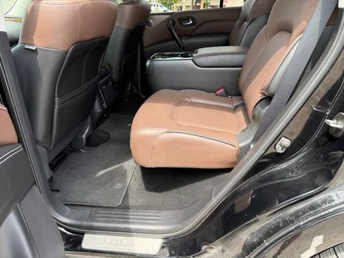 Used 2023 INFINITI QX80 Premium Select AWD/4WD image 10