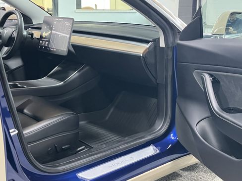 Used 2019 Tesla Model 3 Long Range AWD/4WD image 9