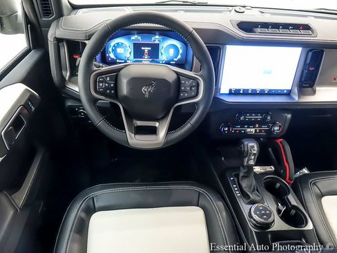 New 2026 Ford Bronco Outer Banks w/ Sasquatch Package AWD/4WD image 11
