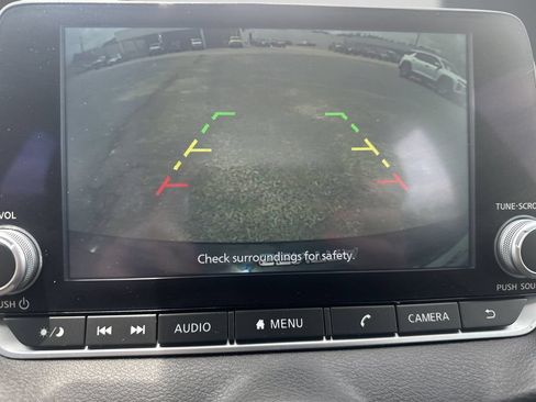 Used 2024 Nissan Sentra SV FWD image 22