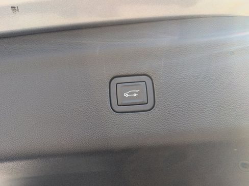 Used 2023 Buick Enclave Avenir w/ Avenir Technology Package image 7