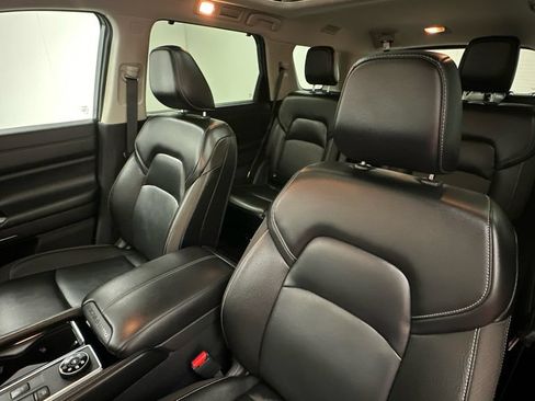 Used 2023 Nissan Pathfinder SL w/ SL Premium Package AWD/4WD image 9
