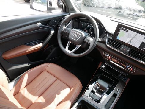 Used 2023 Audi Q5 2.0T Premium Plus w/ Premium Plus Package AWD/4WD image 9
