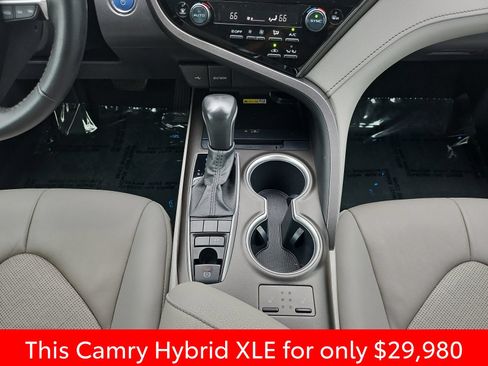 Used 2023 Toyota Camry XLE FWD image 31