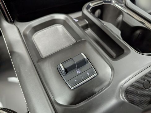 Used 2025 GMC Sierra 2500 AT4X w/ Snow Plow Prep/Camper Package image 27