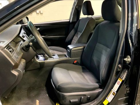 Used 2016 Toyota Camry LE image 7