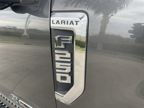 Used 2018 Ford F250 Lariat w/ Lariat Ultimate Package AWD/4WD image 33