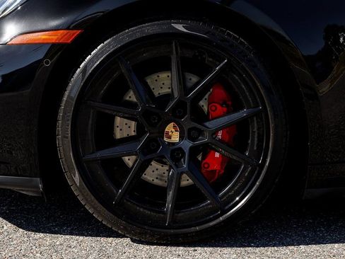 Used 2025 Porsche 911 Carrera RWD image 14