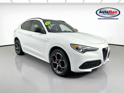Used 2022 Alfa Romeo Stelvio Veloce image 1