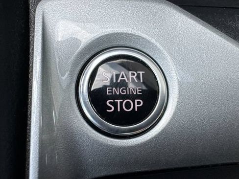Used 2025 Nissan Altima 2.5 SV FWD image 34