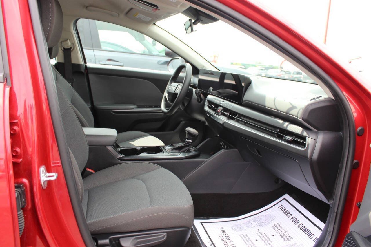Used 2025 Kia K4 FWD image 9