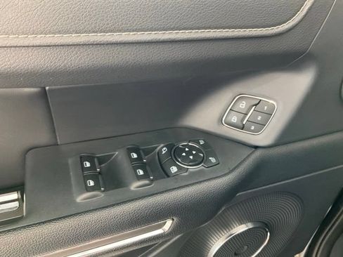 Used 2022 Ford Expedition XLT AWD/4WD image 5