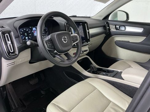 Used 2022 Volvo XC40 T5 Momentum w/ Premium Package AWD/4WD image 21