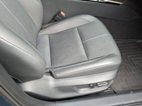Used 2025 Toyota Camry XSE FWD image 18