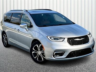 Used 2024 Chrysler Pacifica Pinnacle