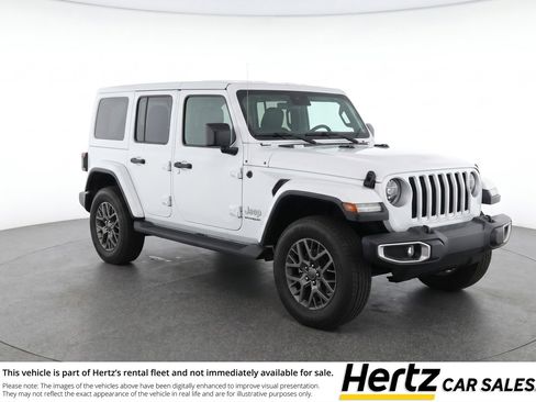 Used 2025 Jeep Wrangler Sahara image 1