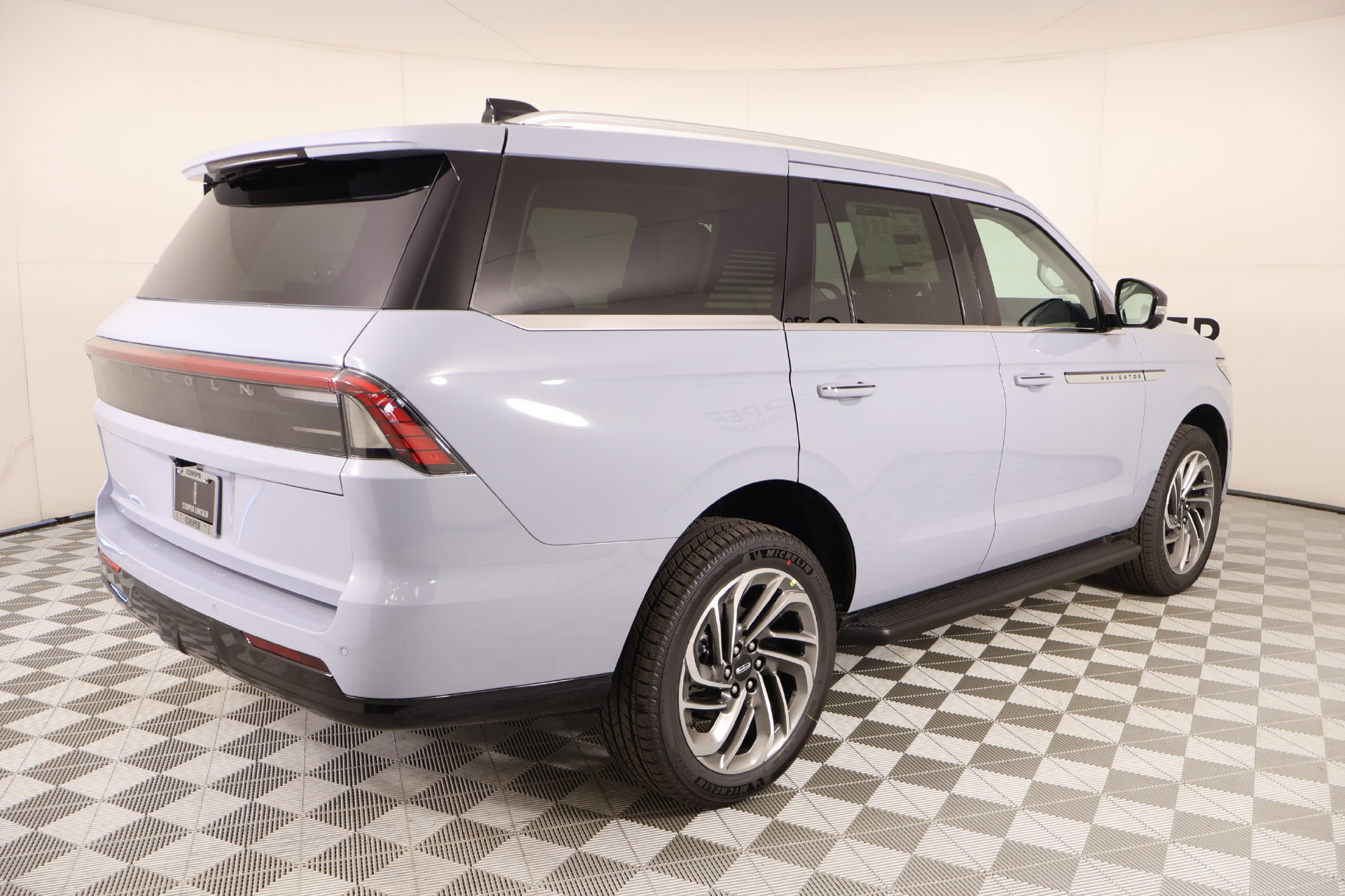 New 2026 Lincoln Navigator Premiere AWD/4WD image 21