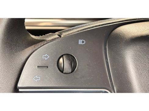 Used 2025 Tesla Model X image 24