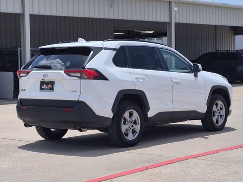 Used 2025 Toyota RAV4 XLE FWD image 6
