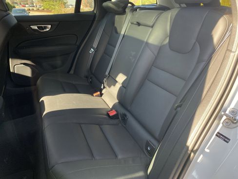 Used 2025 Volvo V60 B5 Cross Country Plus image 8