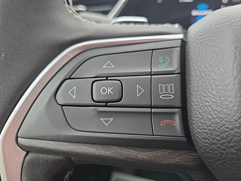 New 2025 Jeep Grand Cherokee L Limited w/ Luxury Tech Group II image 39