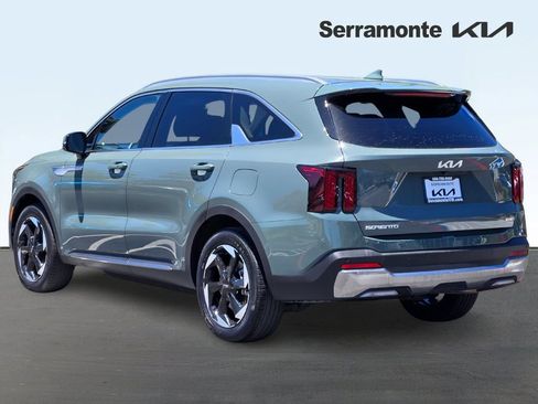 Used 2025 Kia Sorento EX FWD image 6