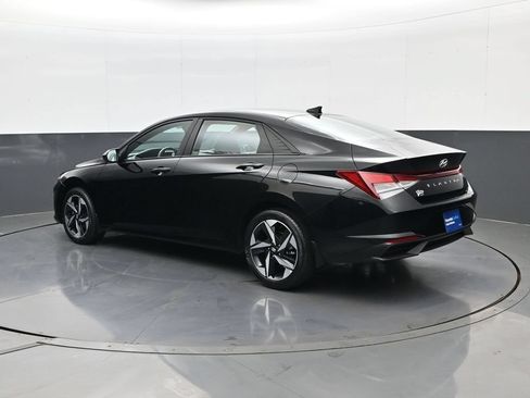 Certified 2023 Hyundai Elantra SEL w/ Convenience Package FWD image 7