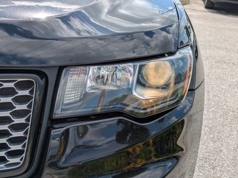 Used 2021 Jeep Grand Cherokee Laredo X image 10