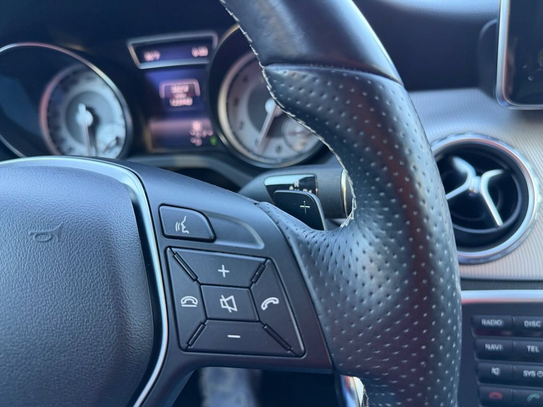 Used 2015 Mercedes-Benz GLA 250 4MATIC image 23