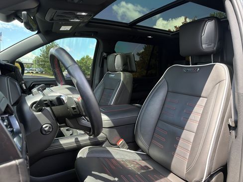 Used 2025 GMC Yukon AT4 Ultimate AWD/4WD image 6