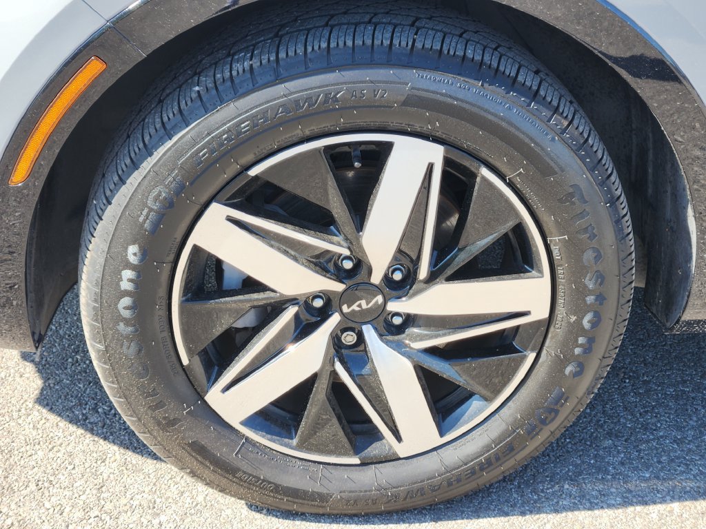 Used 2022 Kia Sorento EX w/ Panoramic Sunroof Package FWD image 10