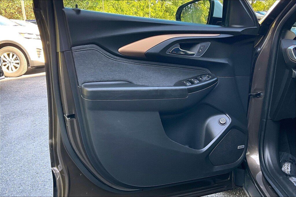 Used 2022 Chevrolet TrailBlazer ACTIV w/ Sun and Liftgate Package FWD image 13
