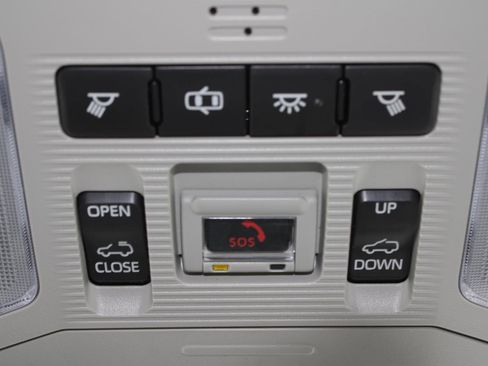 Used 2020 Toyota RAV4 XLE w/ Convenience Package image 13