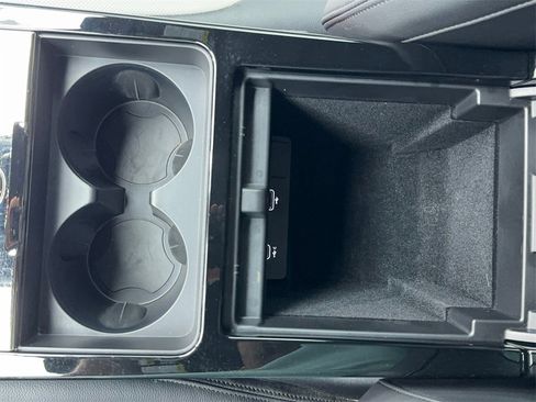 Used 2023 Land Rover Range Rover Evoque R-Dynamic SE image 33