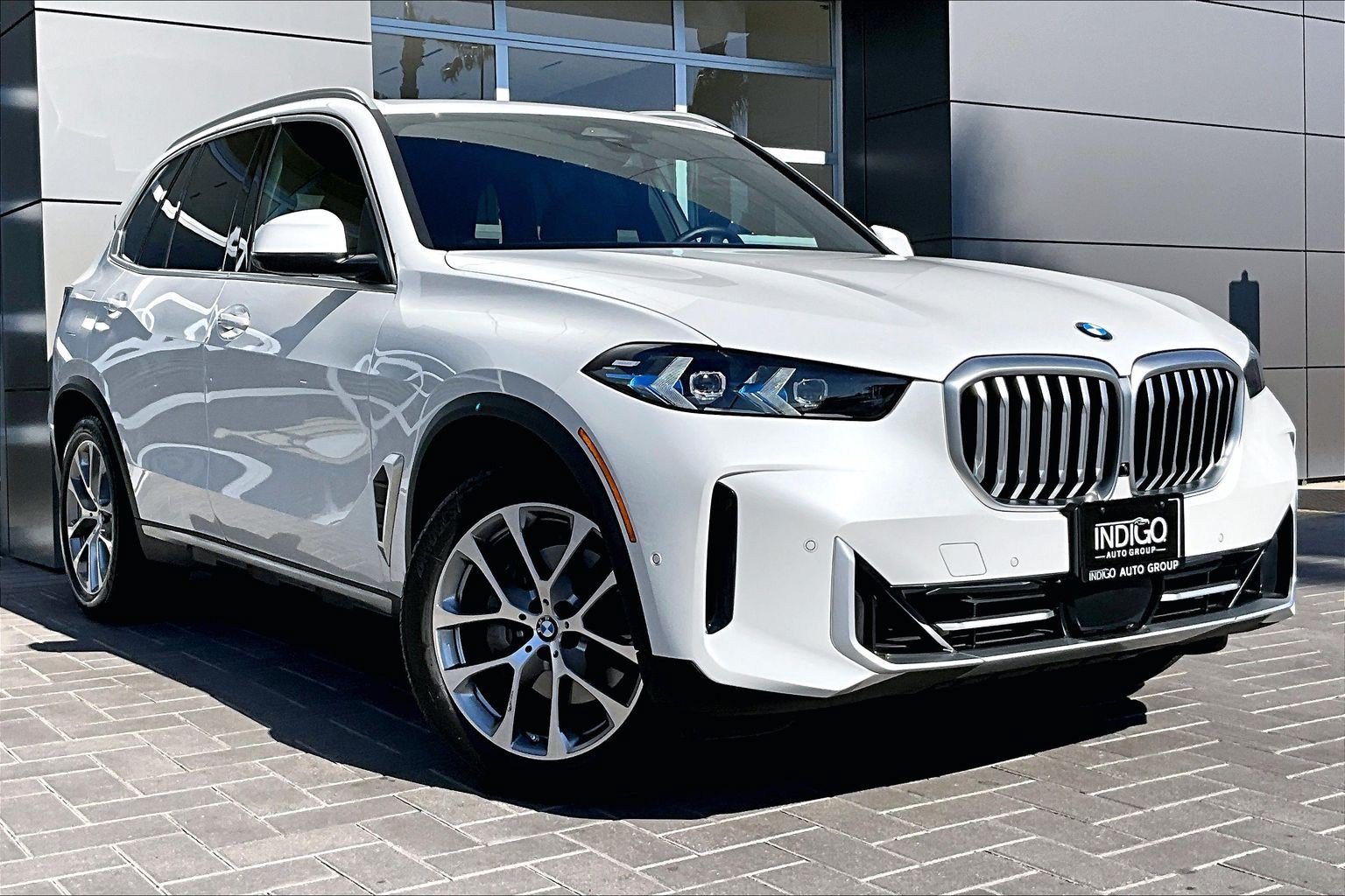 Used 2025 BMW X5 sDrive40i w/ Parking Assistance Package RWD image 3