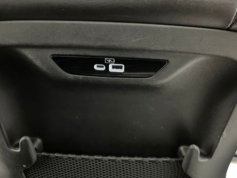 Used 2024 Chrysler Pacifica Limited FWD image 27