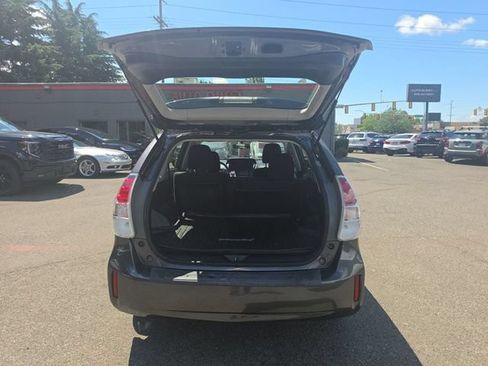 Used 2017 Toyota Prius V Two w/ Carpet Mat Package FWD image 11