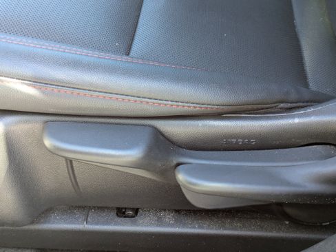 Used 2025 Chevrolet Trax RS w/ Sunroof Package image 11